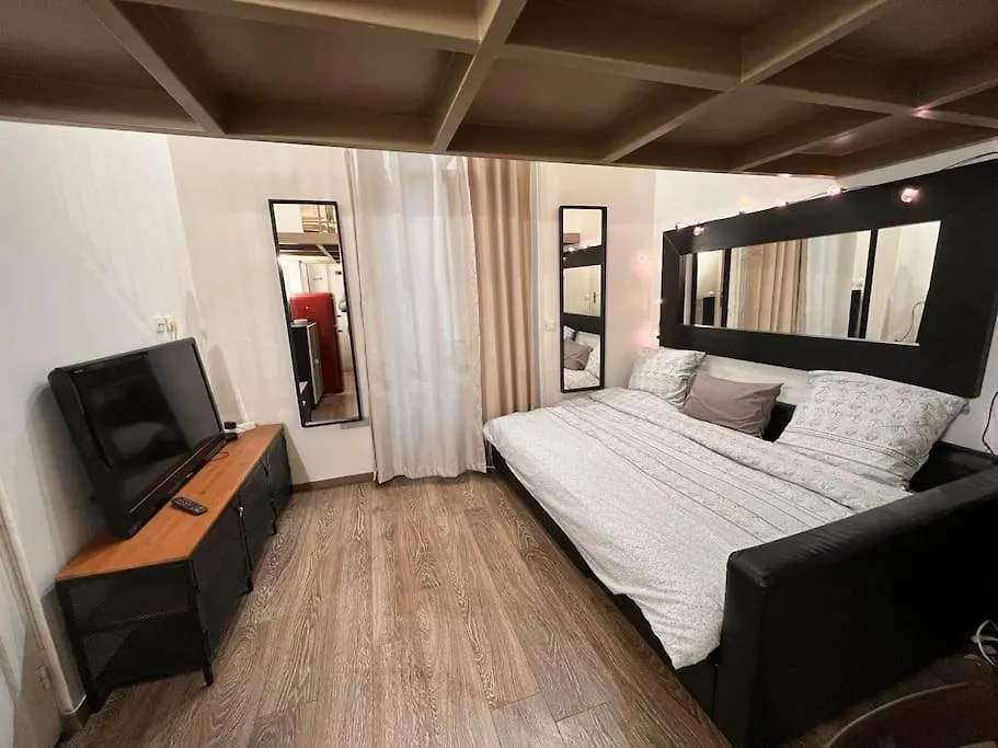 Apartment Studio Balcon Champs-Elysees - Hala Paris Frankreich