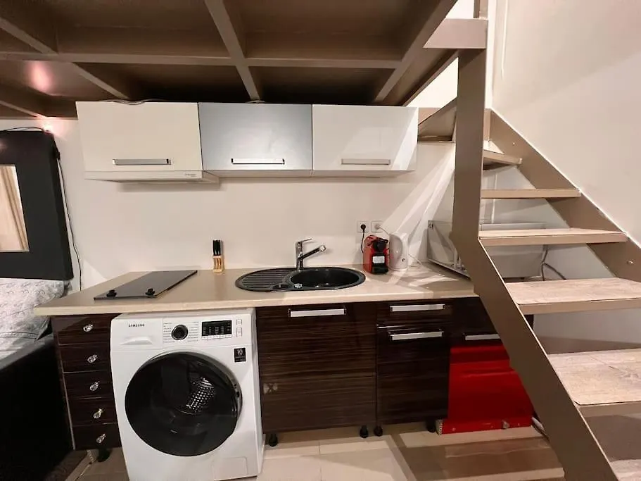 Studio Balcon Champs-Elysees - Hala Paris Frankreich