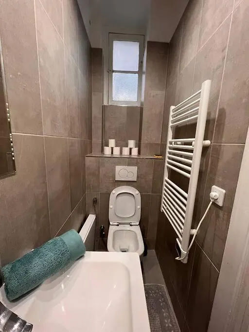 Studio Balcon Champs-Elysees - Hala Paris Apartment