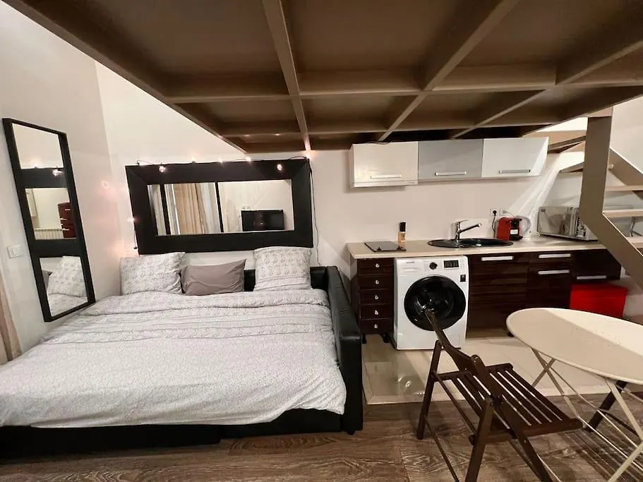 Studio Balcon Champs-Elysees - Hala Paris 0*,  France