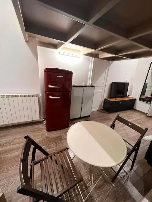 Studio Balcon Champs-Elysees - Hala Paris 0*,